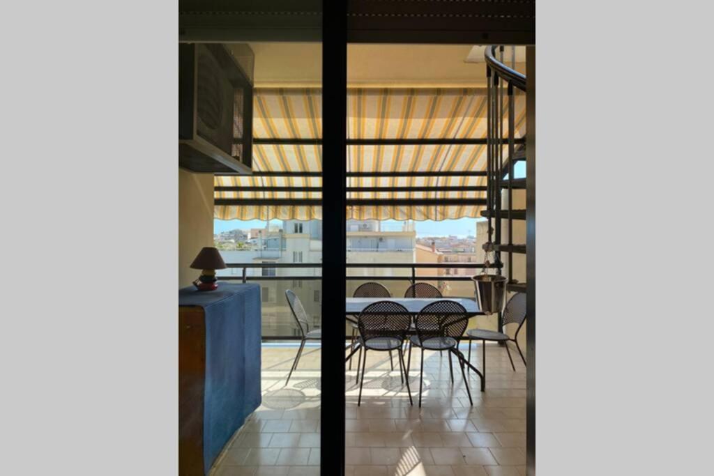Attico Luminoso Ed Accogliente In Zona Centrale Apartment Alghero Exterior foto